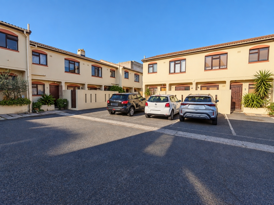 3 Bedroom Property for Sale in Wynberg Western Cape